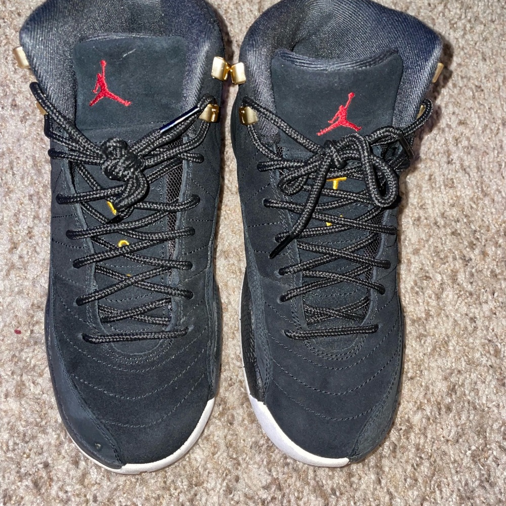 Retro air Jordan 12 youth size 5